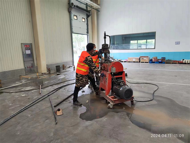 东方厂房地面下沉塌陷注浆加固施工